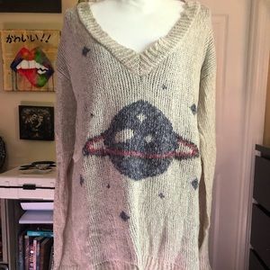 Knit v neck sweater with graphic